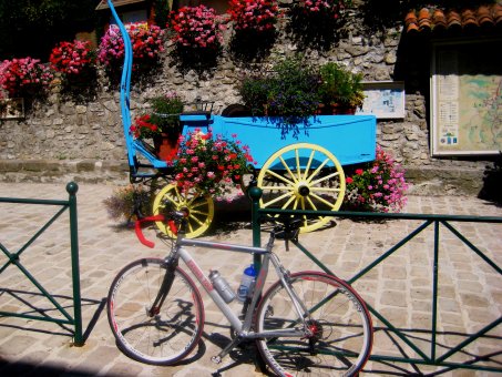 Francie - Azurové pobřeží a Horní Provence na kole + jóga