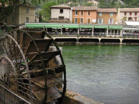 Provence na kole - Jižní Francie - Fontaine de Vaucluse